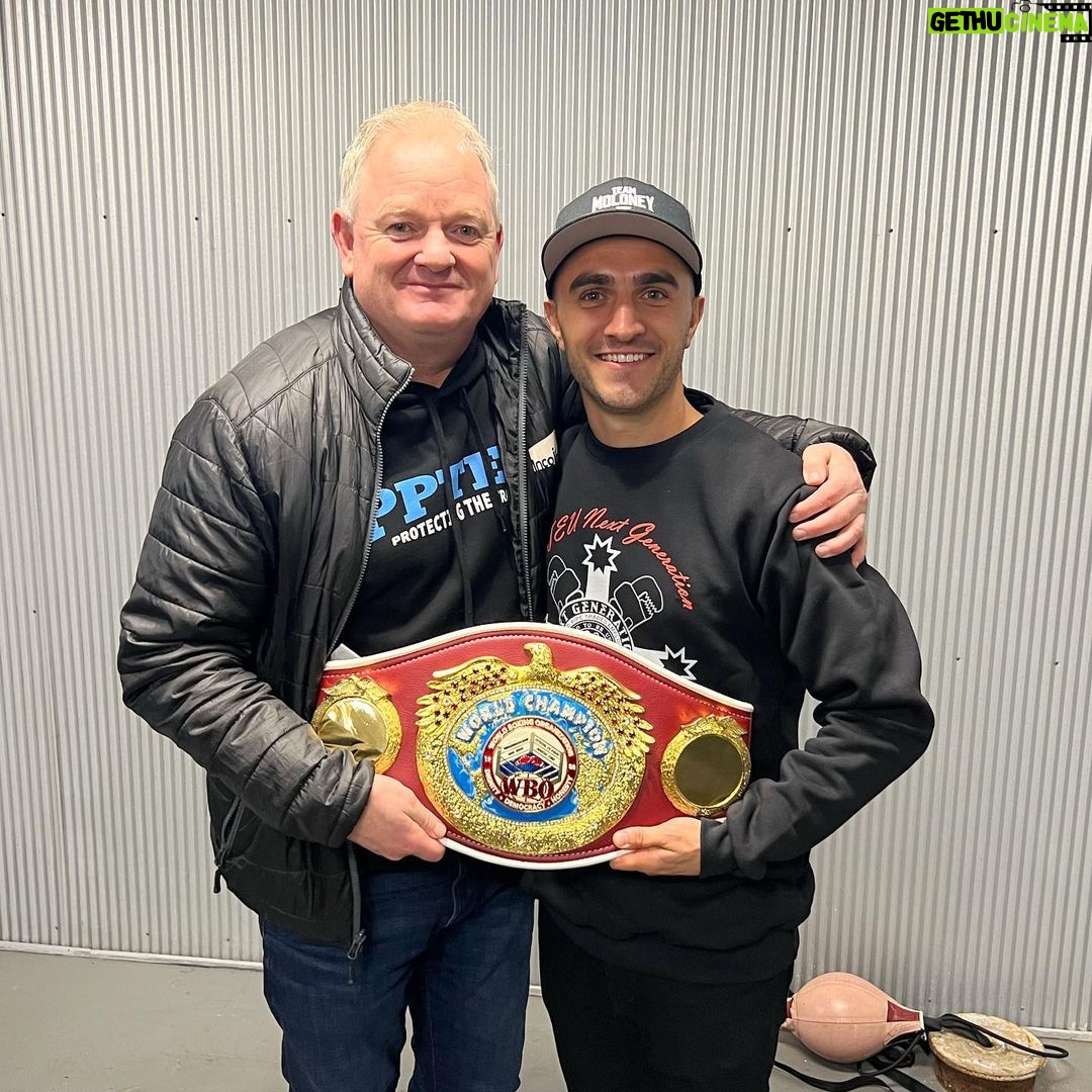 Jason Moloney Instagram - Awesome to see Earl and the @ppteu crew yesterday and personally thank them for their incredible support in helping me achieve my dream! The PPTEU has supported Andrew and I from the very beginning as amateur boxers, all the way up until World Champions π I am forever grateful for all of your support! This belt is not just mine, it is OURS π