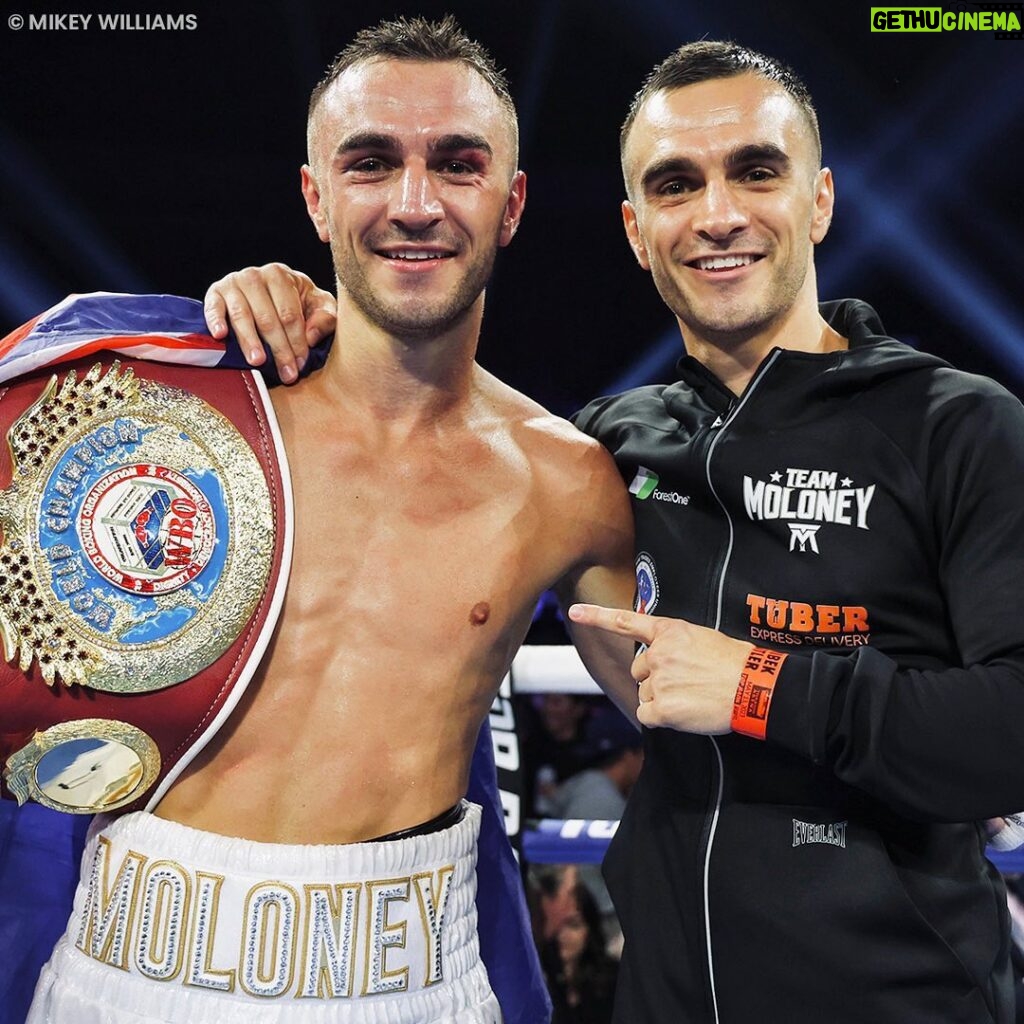 Jason Moloney Instagram - A vision shared. A journey shared. A dream realised. What a moment for @jasonmoloney and @andrewmoloney! . #ozboxing #boxing #MoloneyAstrolabio