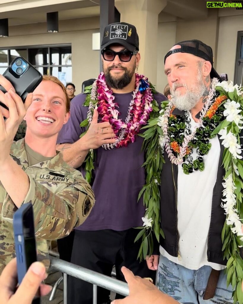 Jason Momoa Instagram - We’re incredibly grateful for today - THANK YOU to everyone who showed up to meet us and grab a signed bottle of Meili!!!! Enjoy, and see you at the next stop!!! Pearl Harbor NEX