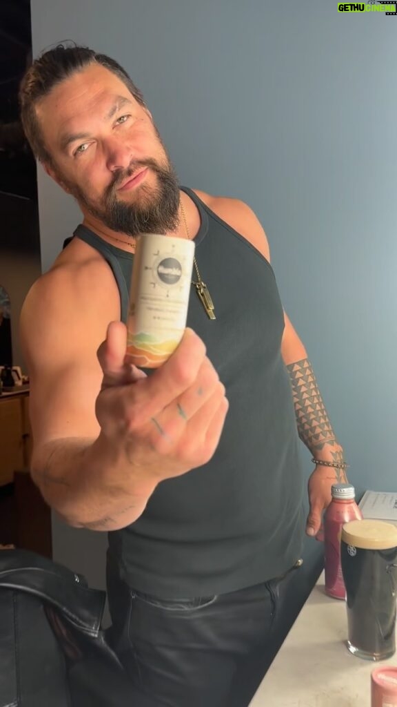 Jason Momoa Instagram - Got those pre-show nerves before @jimmykimmellive last night for @on_the_roam. When I get nervous, I sweat. But, I smell gooood. Mahalo, @humblebrands, for making my favorite plastic-free deodorant. #humblepartner