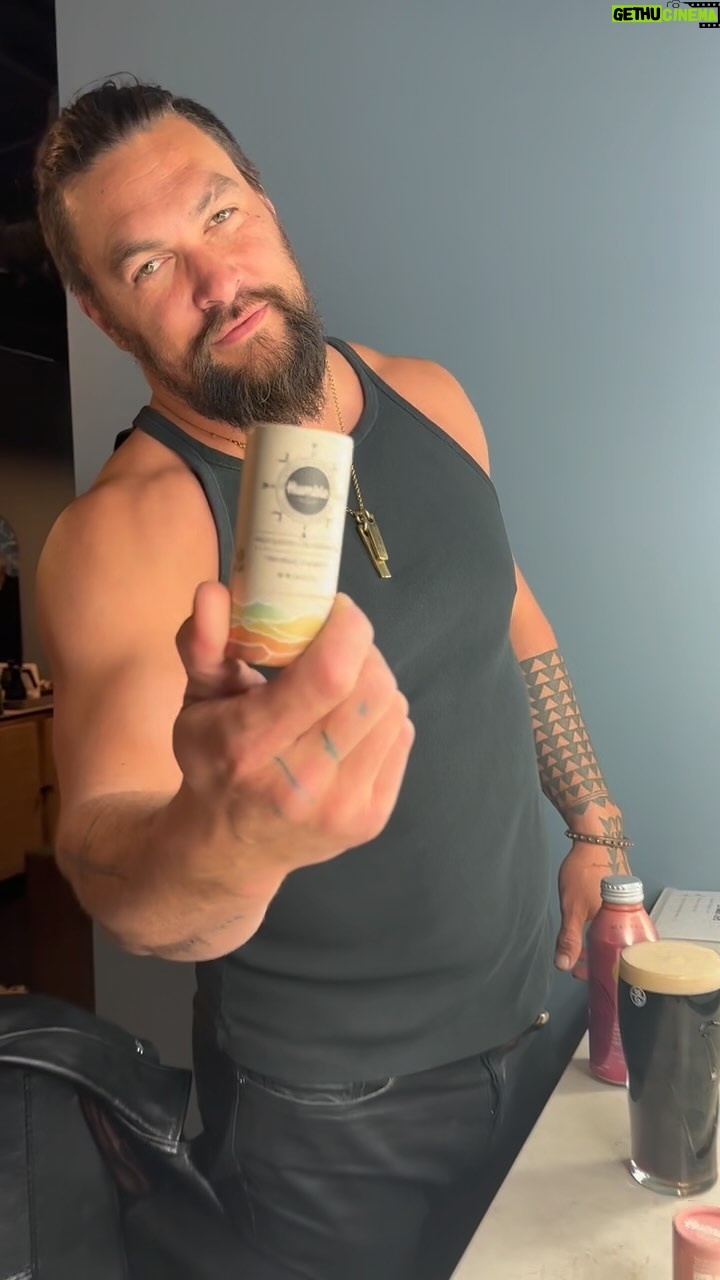 Jason Momoa - 157.5K Likes - Got those pre-show nerves before @jimmykimmellive last night for @on_the_roam. When I get nervous, I sweat. But, I smell gooood. Mahalo, @humblebrands, for making my favorite plastic-free deodorant.
#humblepartner