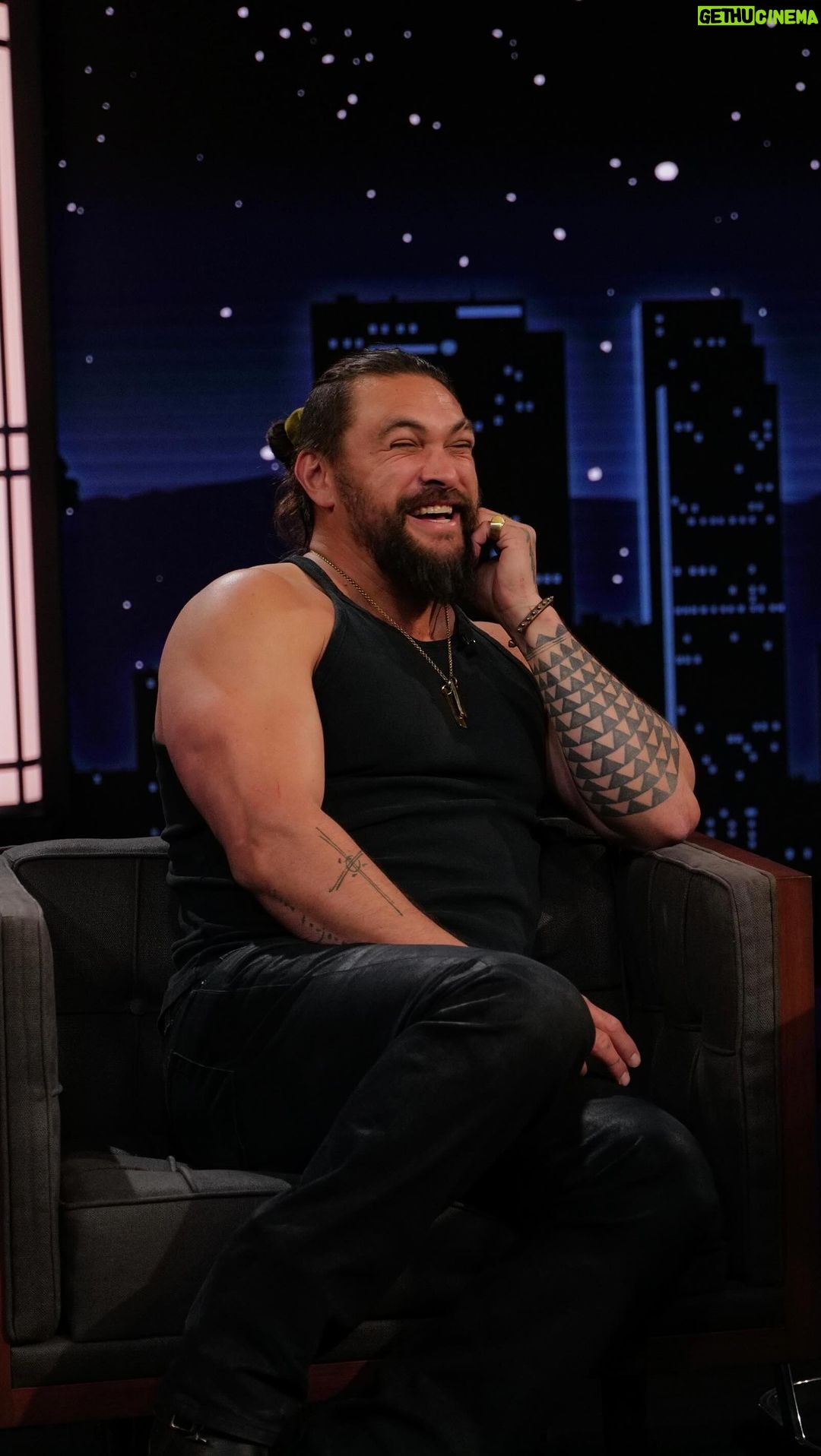 Jason Momoa - 71.4K Likes - Jason Momoa’s Aquaman is inspired by @Slash! 🎩🤘🔱
