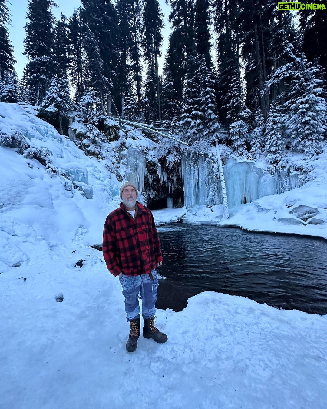 Jason Momoa - 155.8K Likes - HAPPY NEW YEAR from @meilivodka rest relax recharge in nature with my Ohana. All my aloha to everyone 2024 is gonna be amazing. Miss you toddy. Aloha j&B