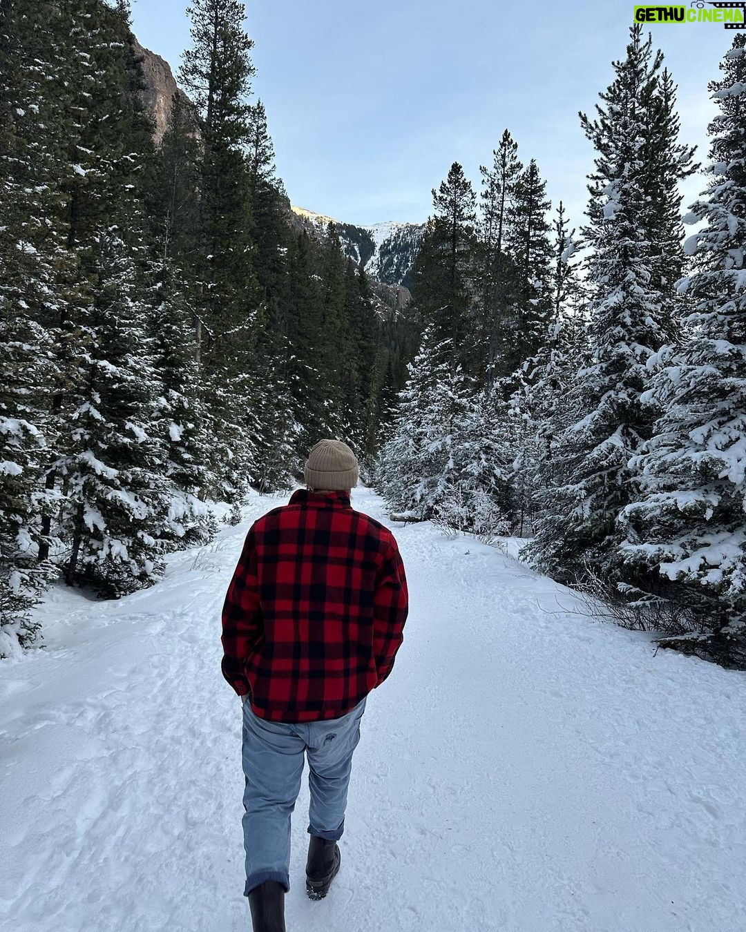 Jason Momoa - 155.8K Likes - HAPPY NEW YEAR from @meilivodka rest relax recharge in nature with my Ohana. All my aloha to everyone 2024 is gonna be amazing. Miss you toddy. Aloha j&B