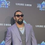 Jason Momoa Instagram – @prideofgypsies @aquamanmovie in @henrypooleco suit and @iwcwatches #iwcschaffhausen #rosegold
