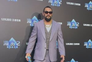 Jason Momoa Instagram - @prideofgypsies @aquamanmovie in @henrypooleco suit and @iwcwatches #iwcschaffhausen #rosegold