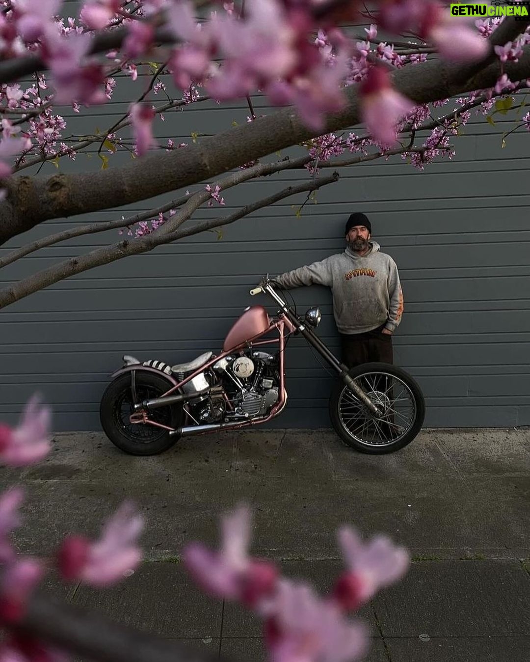 Jason Momoa - 71.4K Likes - Repost from @4q69
•
I haven’t really shown this bike because it was for On the Roam show. Never have i hit such a roadblock building a bike. I had sent the frame to someone to rework and never really heard back and then some unfortunate circumstances happened, and my whole plan got turned upside down. During the filming of the show I actually thought I had a few more months of time and then was notified that I had 3 1/2 weeks. Needless to say the next 3 1/2 weeks were a long days. I was also building the neon orange swing arm knucklehead for bornfree at the time, I had to put that project aside and focus on this one. This bike is nothing like what I had had planned, but with the time I had, I was really happy to get it done. It’s too big for me physically, but I thought it would fit Jason really well and it does. I wish I could’ve showed a little bit more of the building process to everybody through that show, But I was just kind of dealing with the circumstances and trying to deliver on time.. I am super grateful to be part of that series. it’s cool to have old friends or family that I never talk to reach out and get a small taste of what I do locked in the house all day. Thank you @prideofgypsies @on_the_roam for your flexibility during a tough time in the world for everyone and some of my own personal shit. Two new episodes came out last night that I look forward to checking out. . I really learned lately that we all do not need to try to be the same person, or fit in or change things to be part of some societal norm. I welcome my weirdo friends more than ever the ones that are individuals and even the ones that I struggle with to understand. Be yourself, don’t be a fucking creep, try to accept people for who they are, and don’t let this country. Divide us. Stick together and listen to each other have a conversation. #4qconditioning