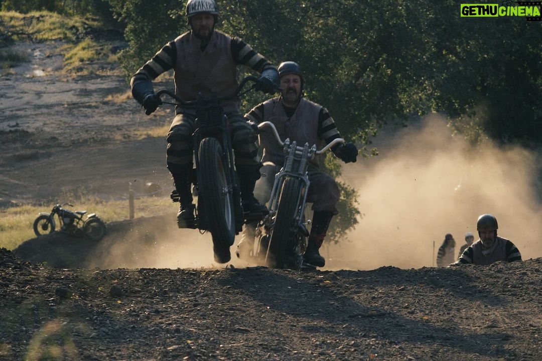 Jason Momoa Instagram - Living the dream. Are you watching #OnTheRoam? The first two episodes of @prideofgypsies eight-part cinematic docuseries are now streaming on @streamonmax. Tune in to follow along as he travels the country chasing art, adventure and friendship. Oh, and there’s lots of motorcycles. Congrats to Jason and team on capturing this beautiful journey and sharing it with the world. Directed by @brianandrewmendoza & @prideofgypsies Cinematographer: @da_bray Photographer: @stockezy #HarleyDavidson