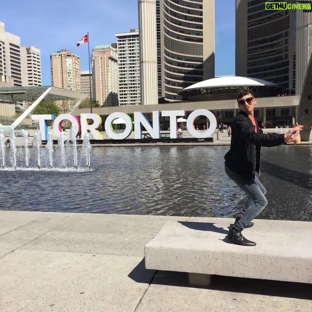 Jason Roy Instagram - Bringing the ratchet to landmarks one country at a time. #the6ix #Toronto