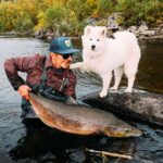 Jasper Pääkkönen Instagram – Let me see.. ok… approved. Throwback to when @talesoftaiga was still learning to be a fishing guide. #vanhakuva  #flyfishing #patagoniaflyfishing #visionflyfishing #samoyed 📷: @real_rastivo