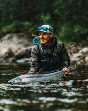 Jasper Pääkkönen Instagram - Happy camper. 102x55. #superflies #finnmark #atlanticsalmon #rifflinghitch #merisuola #rokkenroll 📷: @real_rastivo