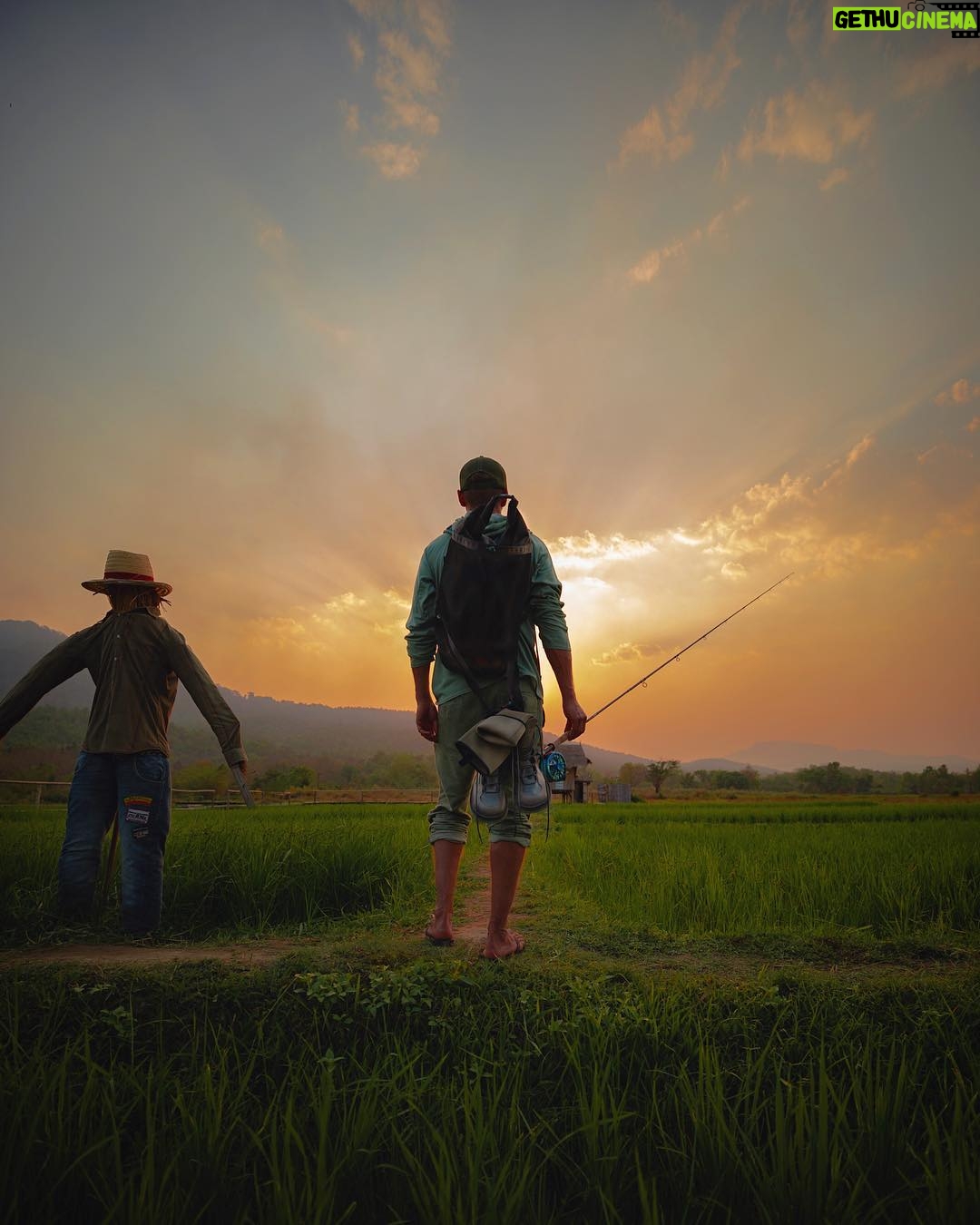Jasper Pääkkönen Instagram - Fly fisherman’s day off. 📷: @real_rastivo #flyfishing Thailand