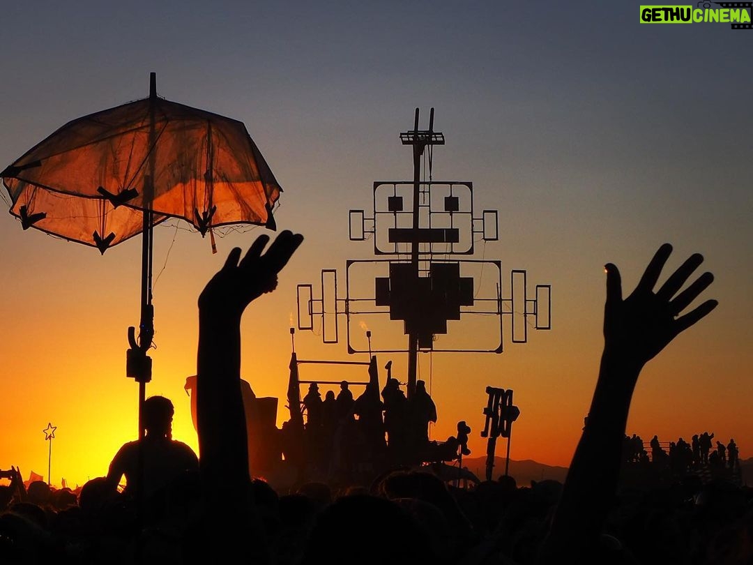 Jasper Pääkkönen Instagram - Indeed. 🤖❤️ #robotheart #burningman Black Rock City
