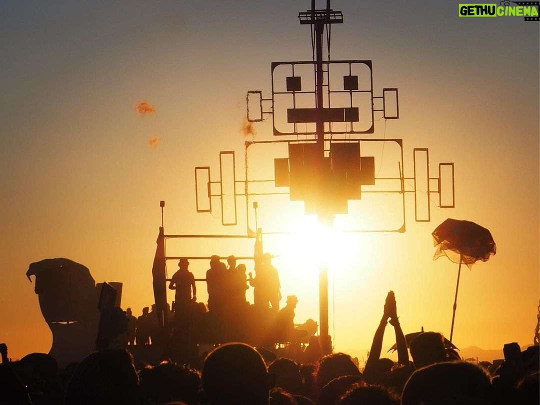 Jasper Pääkkönen Instagram - Indeed. 🤖❤️ #robotheart #burningman Black Rock City