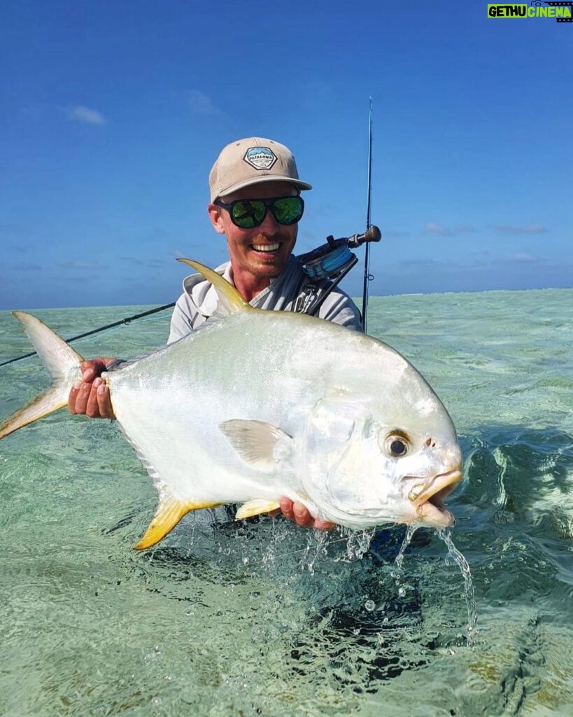 Jasper Pääkkönen Instagram - Once upon a time on Alphonse atoll. A 74cm gold nugget that will quite certainly be the biggest Indo Pacific Permit I’ll ever catch. 📷: @kylessimpson_fishing @alphonsefishingco @bluesafariseychelles #permitonfly