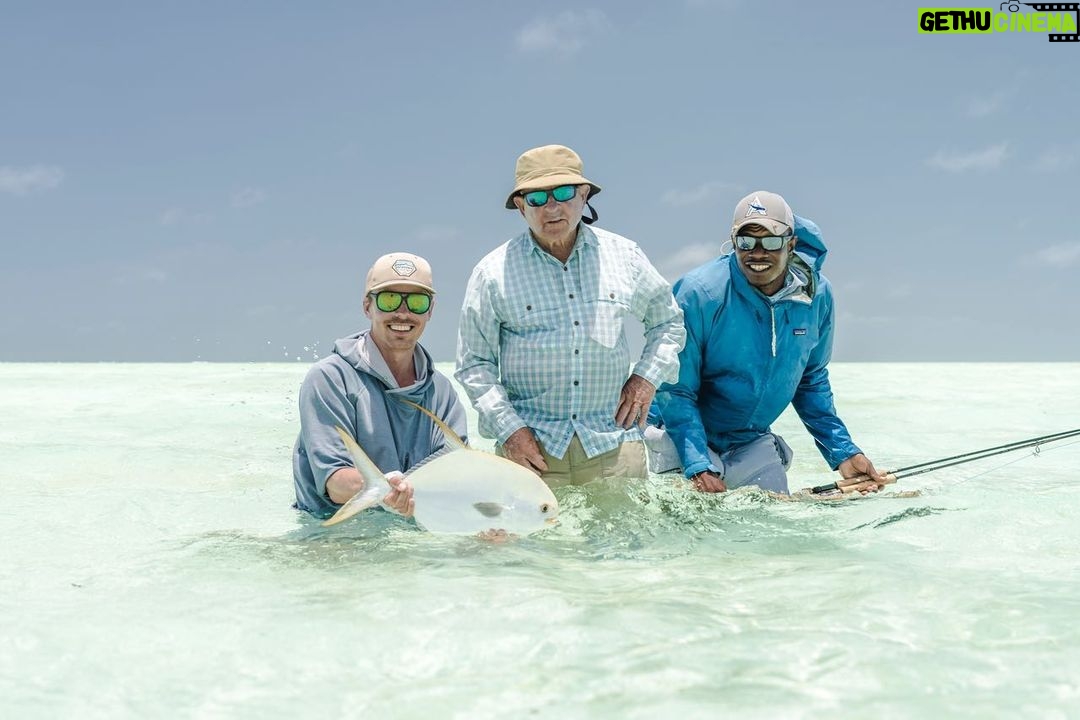 Jasper Pääkkönen Instagram - Fishing for indo pacific permit with two legends, Yvon Chouinard, a front-runner of environmental activism & founder of @patagonia and Alex Quatre, eagle eyed guide extraordinaire. Amazing times on Alphonse. . Photos by @brianchucky for @alphonsefishingco @bluesafariseychelles @keithroseinnesflyfishing @murrayc69 #permitonfly #alphonseisland #superflies