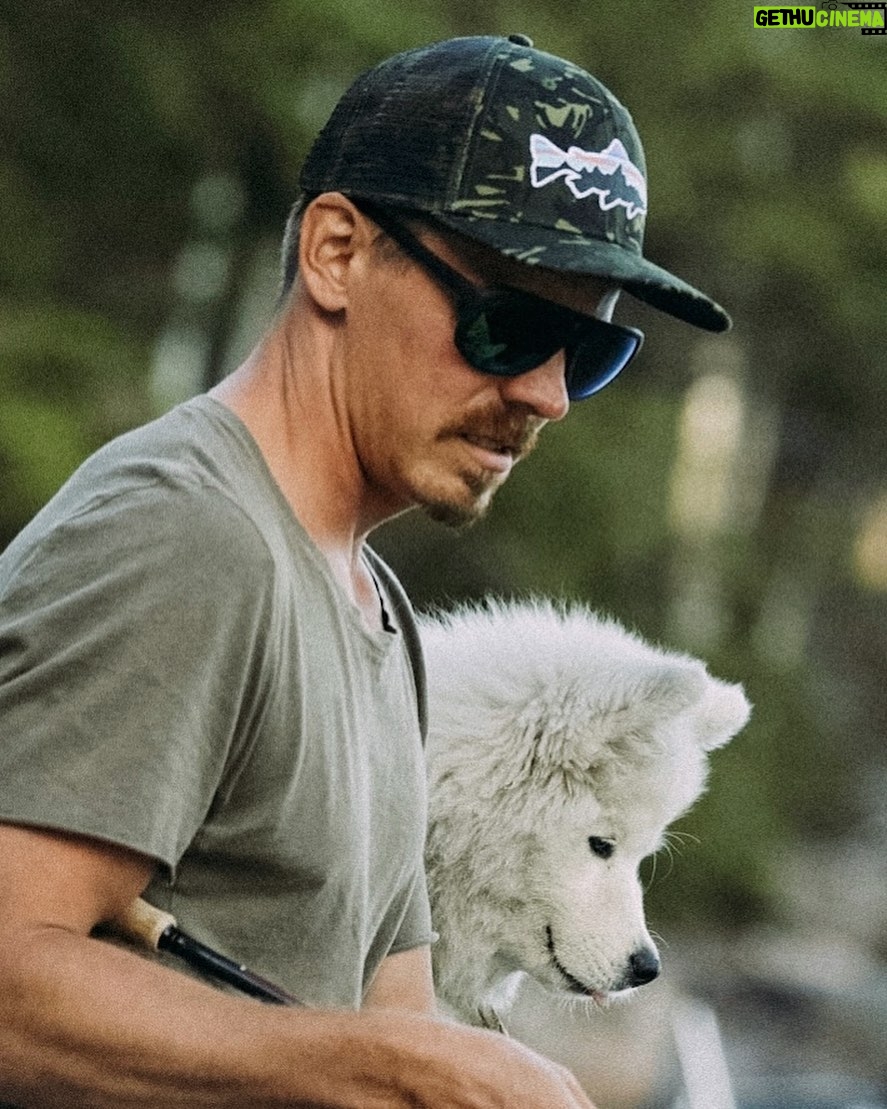 Jasper Pääkkönen Instagram - Who’s more concentrated in trying to catch some perch for dinner - I think pretty clear.. @talesoftaiga Photo: @real_rastivo #nauvo #virppamies #samoyed Archipelago Of Turku