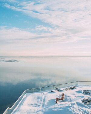 Jasper Pääkkönen Instagram - Sunny Sunday vibes at @loylyhelsinki 
.
📷: @real_rastivo 
.
#löyly #löylyhelsinki #discoverearth #visitfinland #myhelsinki #winterwonderland