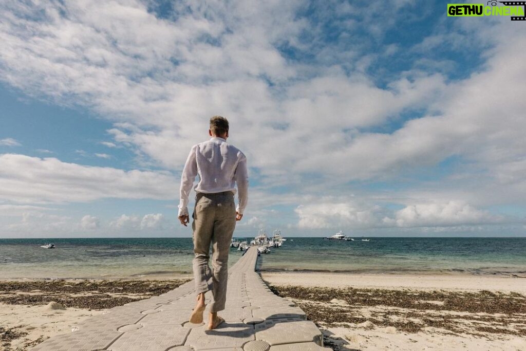 Jasper Pääkkönen Instagram - The journey to becoming a married man. 📷: @real_rastivo Alphonse Island