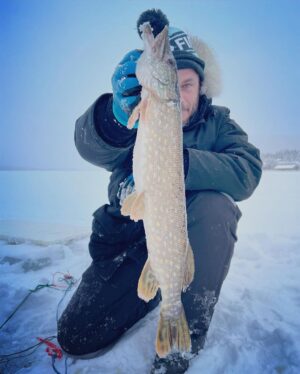 Jasper Pääkkönen Instagram - A blast in Lapland with @travisfimmel doing -25C, frostbites, ice fishing (catch & eat), snowmobiles, aurora hunting at @leviniglut, sauna and ice swimming. #suomifinland #sauna #avantouinti #levilapland #visitlevi #vikings in #valhalla