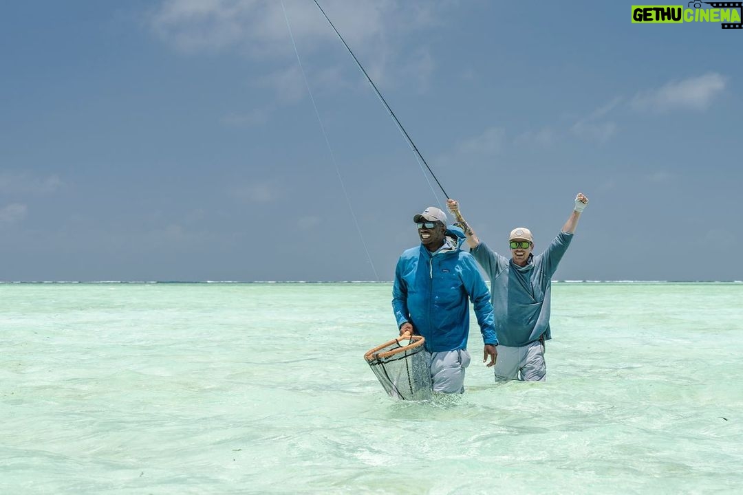 Jasper Pääkkönen Instagram - Fishing for indo pacific permit with two legends, Yvon Chouinard, a front-runner of environmental activism & founder of @patagonia and Alex Quatre, eagle eyed guide extraordinaire. Amazing times on Alphonse. . Photos by @brianchucky for @alphonsefishingco @bluesafariseychelles @keithroseinnesflyfishing @murrayc69 #permitonfly #alphonseisland #superflies