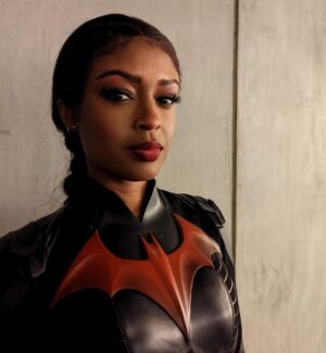 Javicia Leslie Instagram - Still telling HERstory 🦇 

📸: @carolynmccauley 
💄: @mupbycory