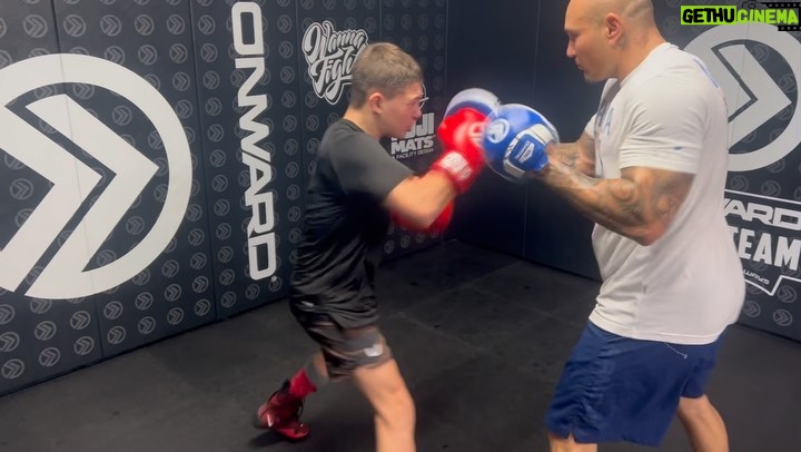 Javon Walton Instagram - 23 punch combo in 4.1 seconds 👊🏽⏩