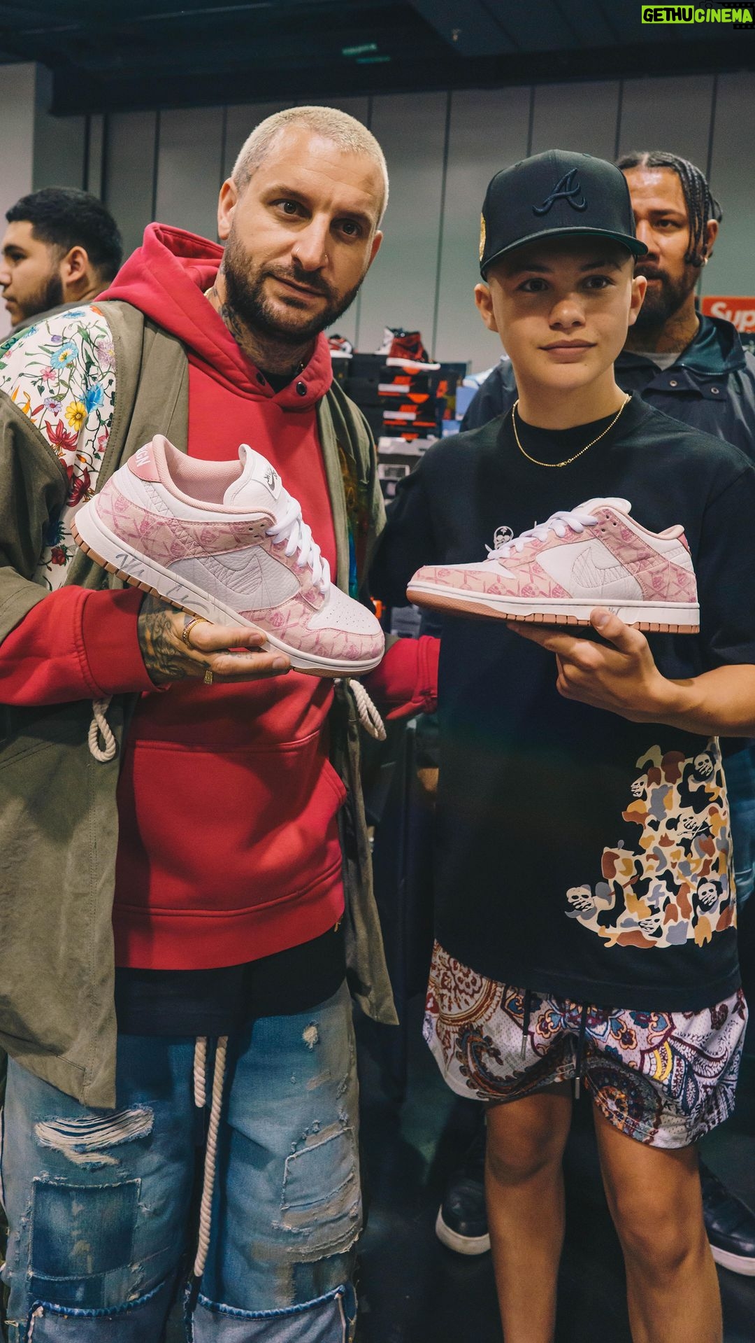 Javon Walton Instagram - TSS x WANNA GIVEAWAY Thank you to everyone who came out to @sneakercon this weekend! We are excited to extend the collab to our fans who couldn’t make it out. The “Wanna Fight” AF1 is now available for purchase. Purchase the TSS x Wanna AF1 and you will automatically be entered in the raffle to win a pair of our SRGN pink monogram dunks signed by me and @onwardwanna. Hit the link in stories. Winner will be selected at random Wednesday, May 25th. Ends Tuesday at midnight. Good luck!