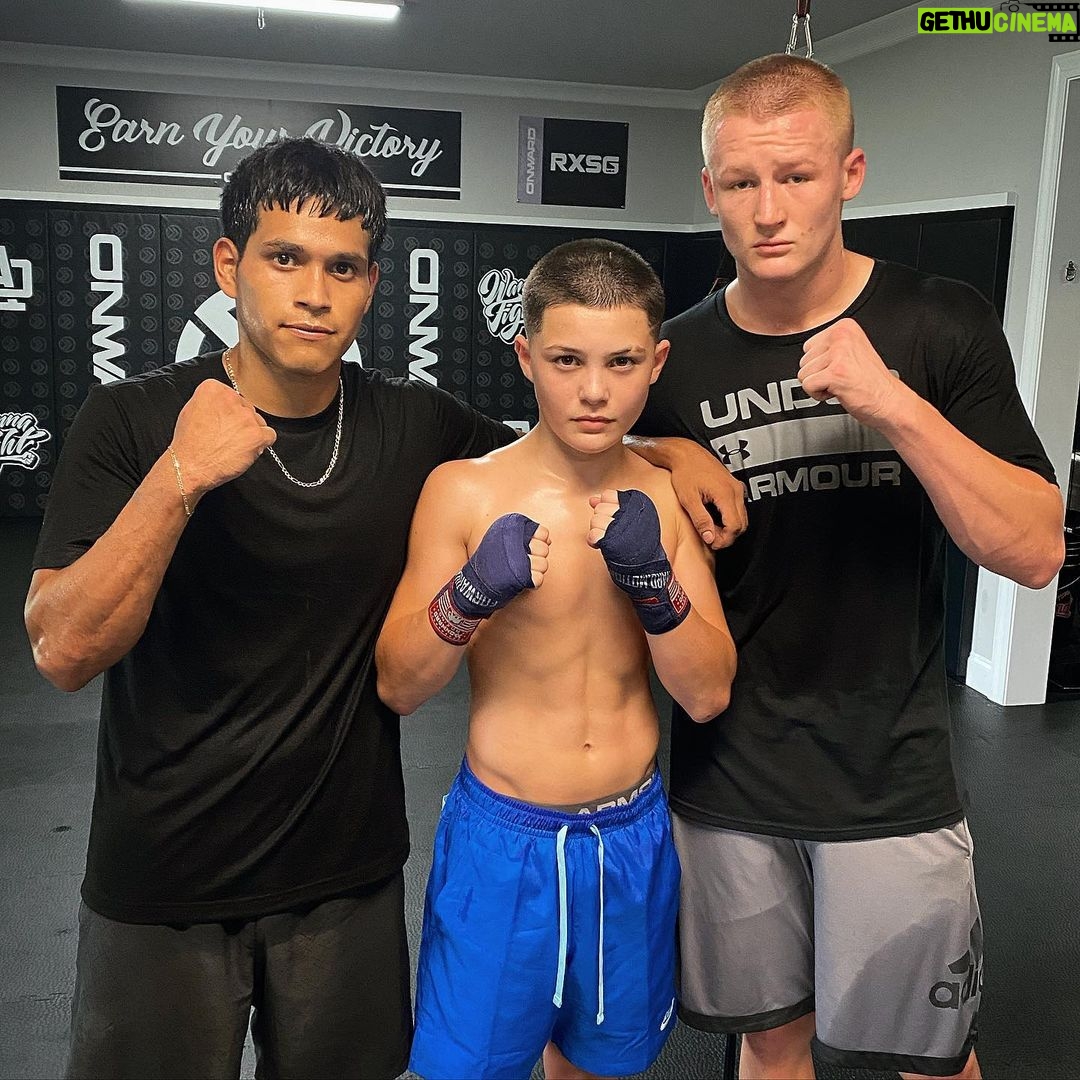 Javon Walton Instagram - Team working on a Sunday 😈 #AlwaysONward #WannaFight