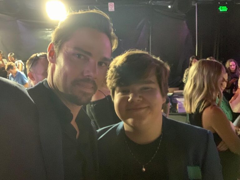 Jay Ryan Instagram - Handsome Hanscom’s at the World Premiere! @itmovieofficial This Is IT🎈🎈🎈🎈🎈🎈🎈🎈🎈🎈