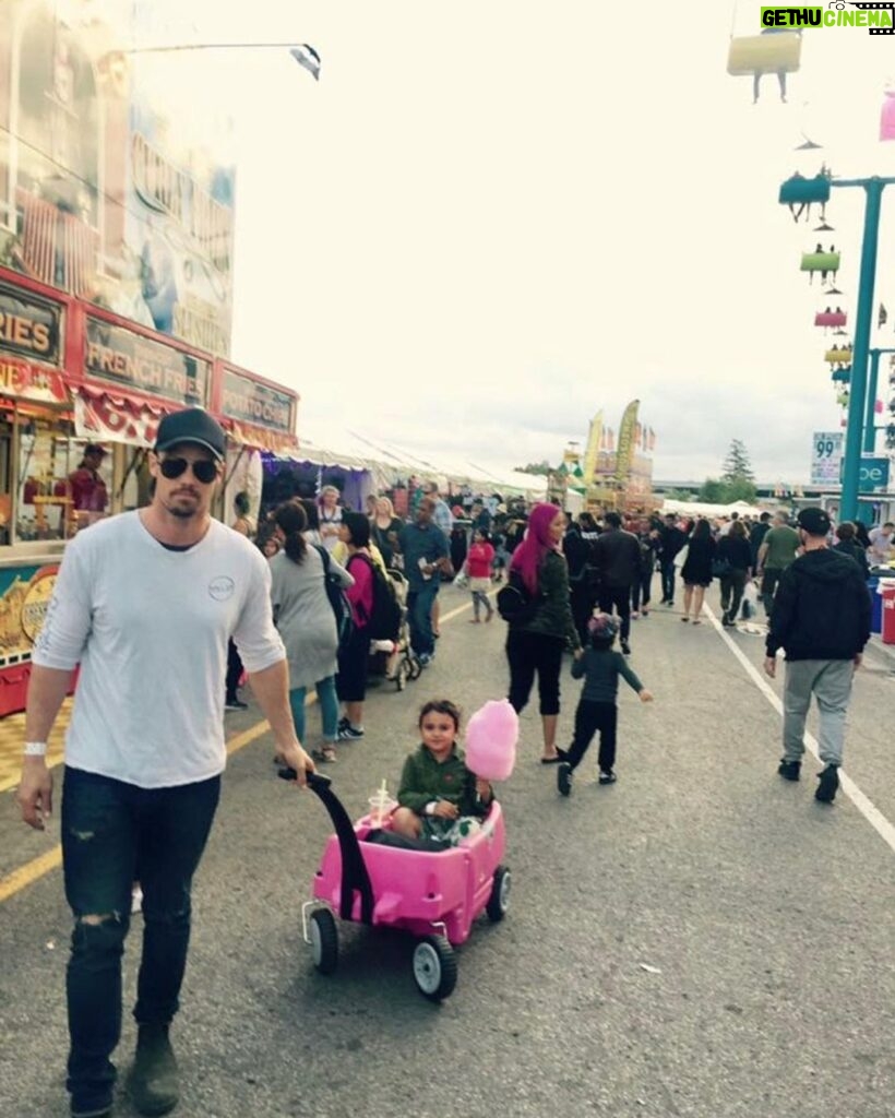 Jay Ryan Instagram - Happy Birthday my little girl - We love ya to the moon and back! 💫 You inspire us everyday with your beautiful and brave outlook on life. I’m a very lucky dad ☺️ X