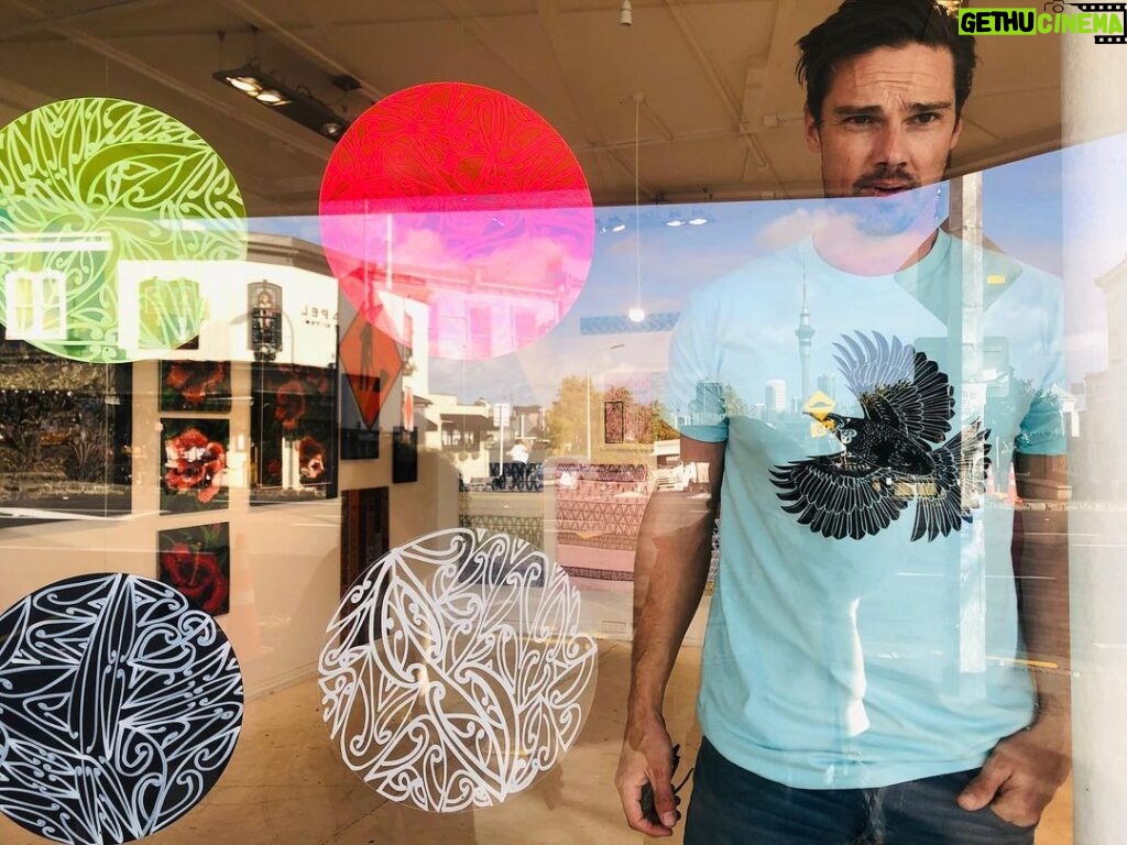 Jay Ryan Instagram - Feeling Vital with @traceytawhiao ‘Vitality Series’ and @dtip73 T-Shirt Summer Season 2020 #ArtSalonLife #PonsonbyCentral #tāmakimakaurau