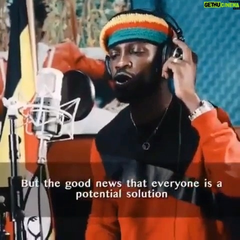 Jay Ryan Instagram - Woke up with this tune in my head this morning - day 7 of Quarantine. Thanks @bobiwine #covid_19 #staypositive 💚