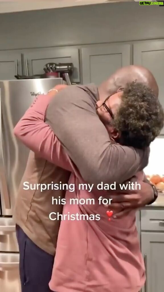Jay Shetty Instagram - Leave a ❤️ below for this👇 What the holidays are truly about 🥲 via kennedysinclair_8 on tiktok