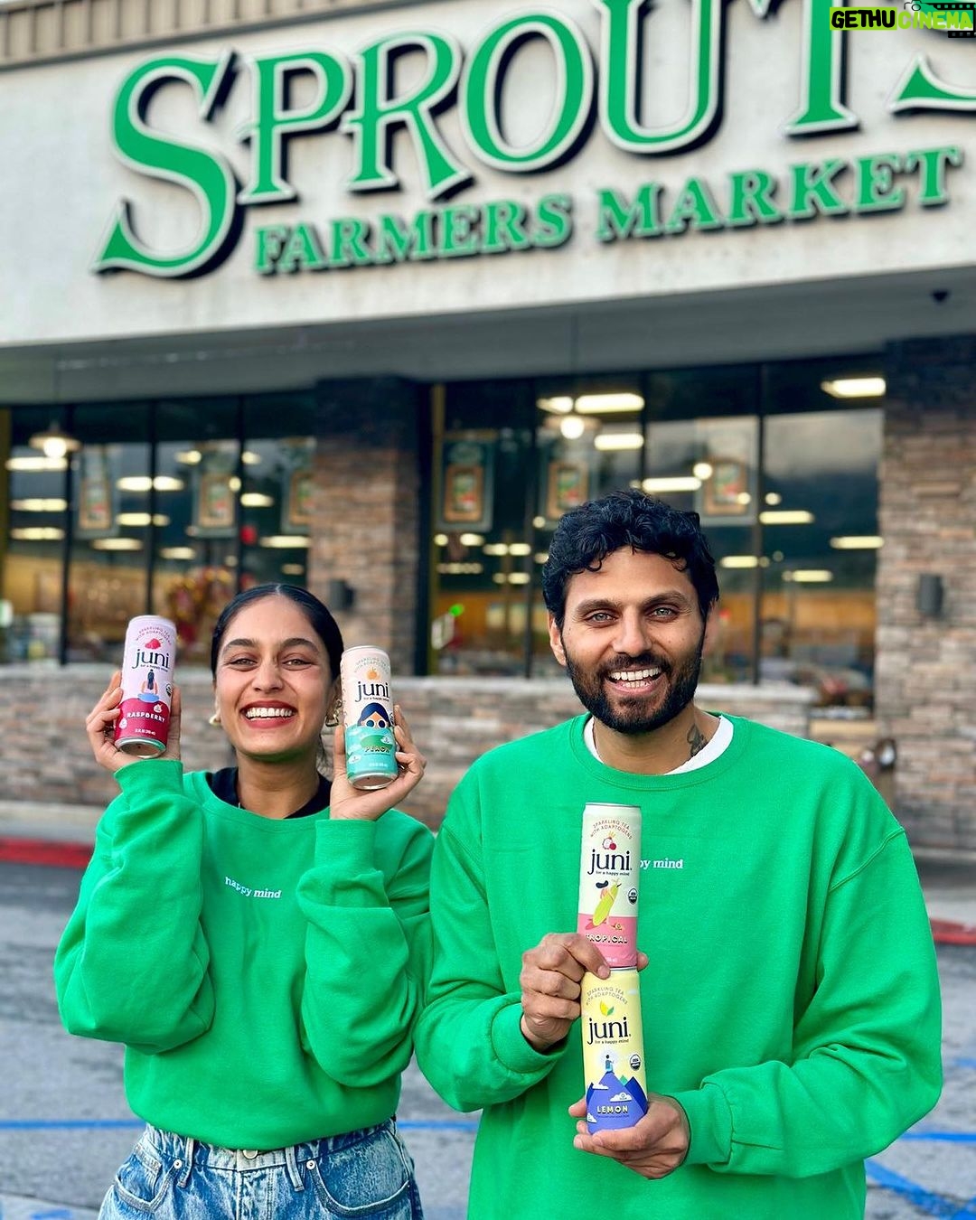 Jay Shetty Instagram - 🚨RUN DON’T WALK🚨 WE ARE SO EXCITED TO ANNOUNCE THAT @drinkjuni IS OFFICIALLY AVAILABLE IN ALL @sprouts LOCATIONS!🏃♀️🏃♂️ JUNI is sparkling adaptogenic tea that’s not just better for you… but it’s also GOOD for you with ZERO Sugar, 5 power packed adaptogens and only 5 Calories! 🫧 Make sure to tag us in all of your Juni sightings on a Sprouts shelf near you and head to our link in bio to get a FREE Juni! Which flavor are you most excited to try?😋 Los Angeles, California
