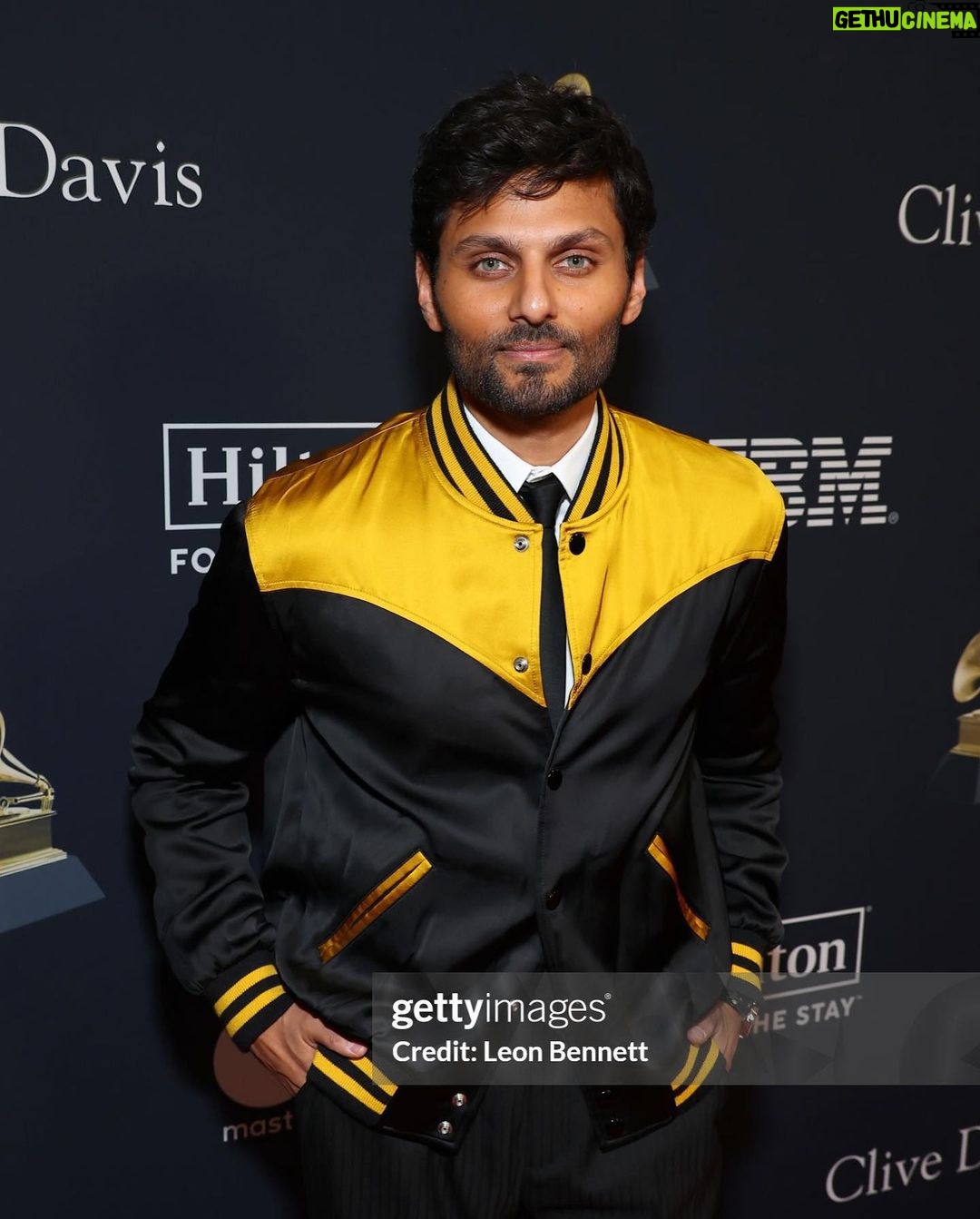 Jay Shetty Instagram - Clive Davis pre Grammy Party last night π€ grateful to be in such a phenomenal room | So many amazing performances - really loved @jellyroll615 @noahkahanmusic @thewarandtreaty | Wonderful being in a space celebrating such diverse talent and voices. Thank you @clivejdavis | See you all @recordingacademy tonight! All the best to all the nominees π Stying @ilariaurbinati Hair & grooming @chousner