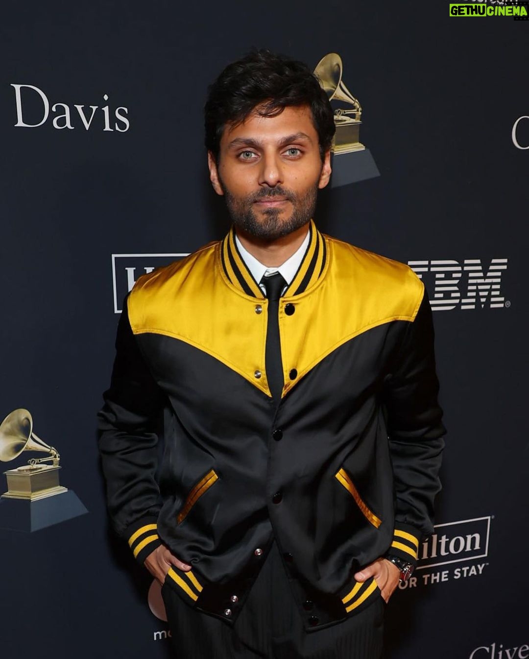 Jay Shetty Instagram - Clive Davis pre Grammy Party last night π€ grateful to be in such a phenomenal room | So many amazing performances - really loved @jellyroll615 @noahkahanmusic @thewarandtreaty | Wonderful being in a space celebrating such diverse talent and voices. Thank you @clivejdavis | See you all @recordingacademy tonight! All the best to all the nominees π Stying @ilariaurbinati Hair & grooming @chousner