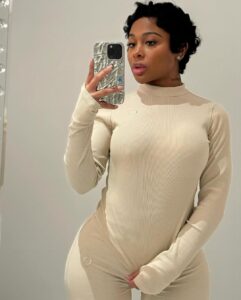 Jayda Cheaves Instagram - It’s something bout my mirror pics….