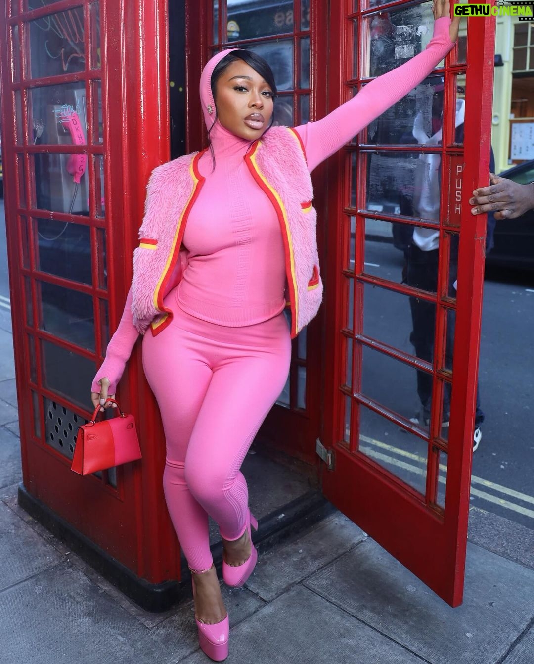 Jayda Cheaves Instagram - Muah.. NO BARS 💋 London, United Kingdom