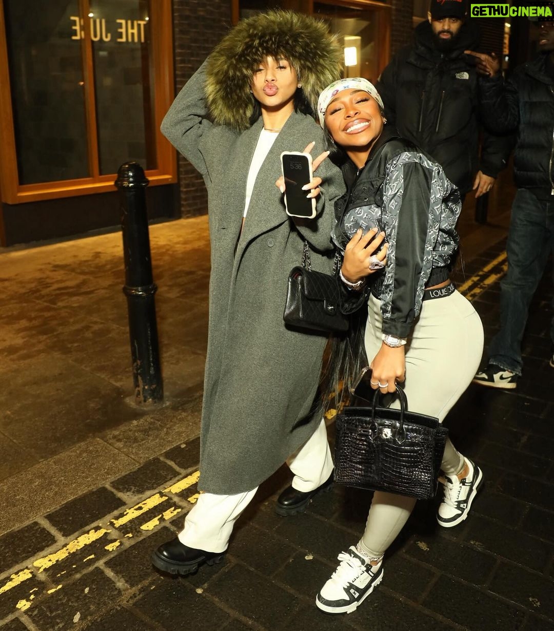 Jayda Cheaves Instagram - See it’s a lot of yall.. only one of me London, United Kingdom