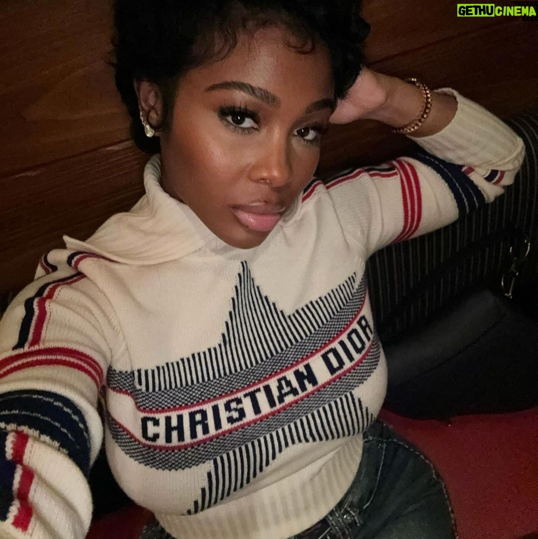 Jayda Cheaves Instagram - It’s the most wonderful time of the year 🤶🏽