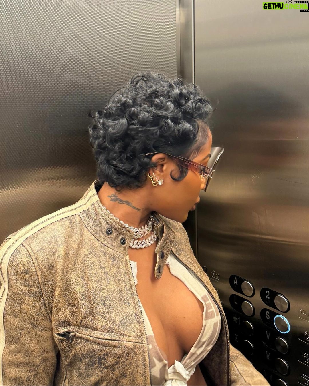 Jayda Cheaves Instagram - They gotta look to me for what’s next 🙈
