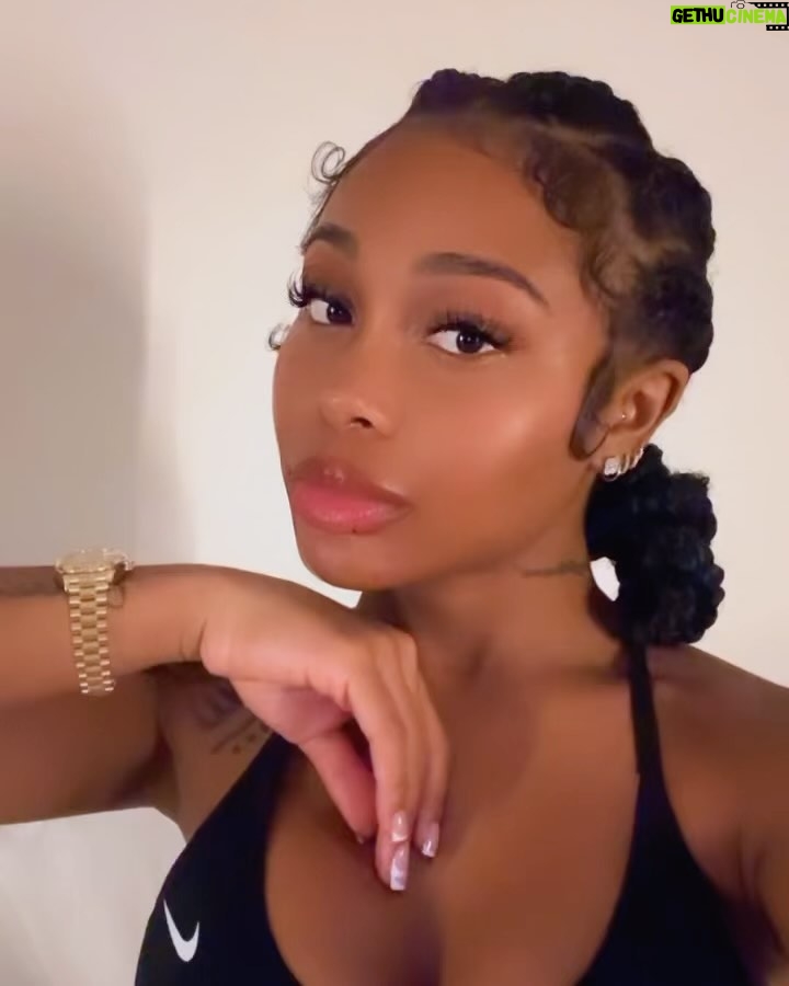 Jayda Cheaves - 584.2K Likes - Yea what the last post said…