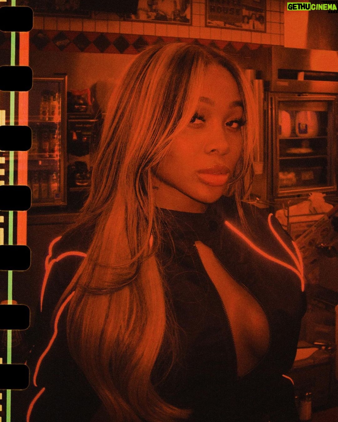 Jayda Cheaves Instagram - Only shot you got are the ones I’m callin’