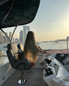 Jayda Cheaves Instagram - Not saying I’m the best at what i do.. I’m just saying that’s it’s me VS. whoever wanna lose Dubai - دبى