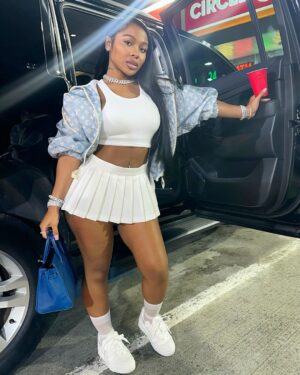 Jayda Cheaves Instagram - Ain’t no tutorial it’s either ya got it or ya don’t.