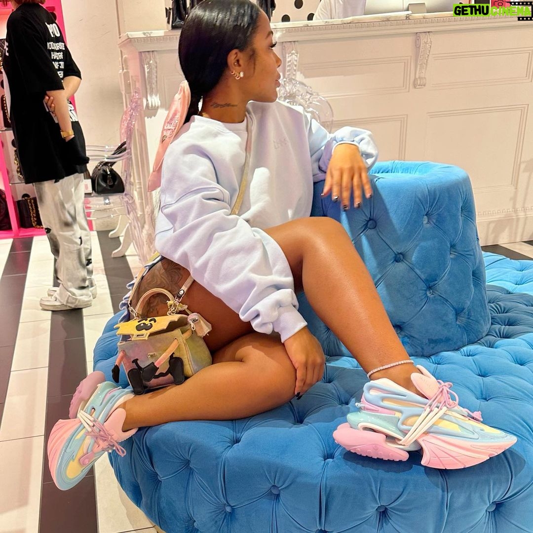 Jayda Cheaves Instagram - Ur daily dose of outfit inspo 表参道