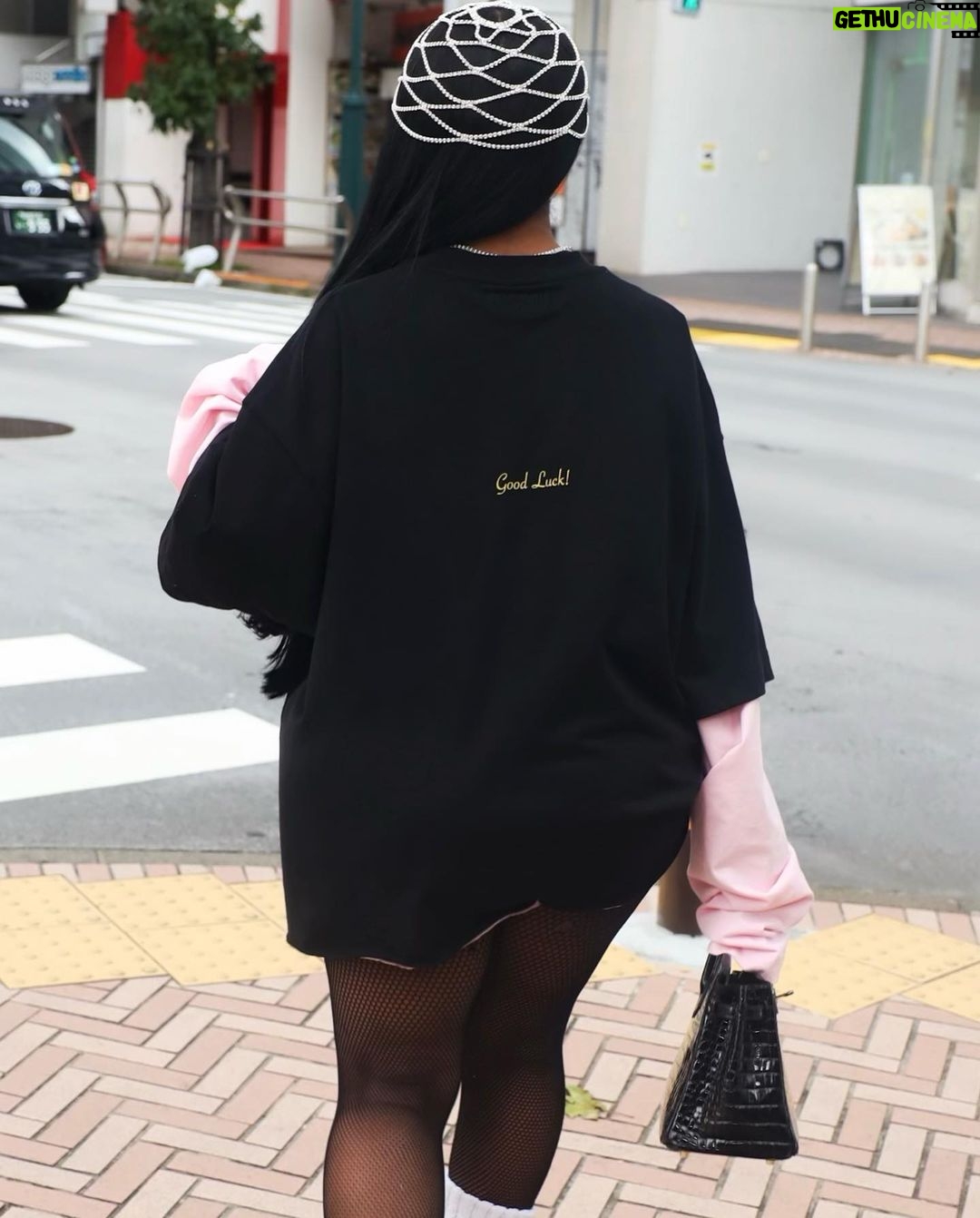 Jayda Cheaves Instagram - Changing the scene > being seen 大手町の森