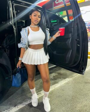 Jayda Cheaves Instagram - Ain’t no tutorial it’s either ya got it or ya don’t.