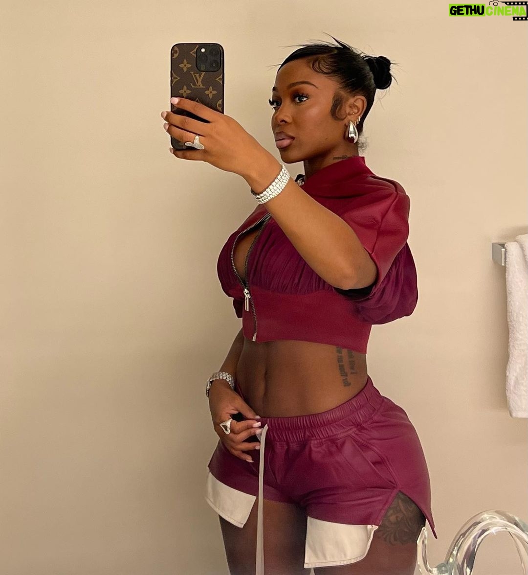 Jayda Cheaves Instagram - 5+3=ate New York City